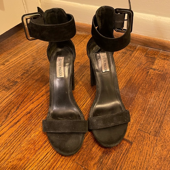 Steve Madden Black Block Heel with Buckle Strap - Picture 2 of 4